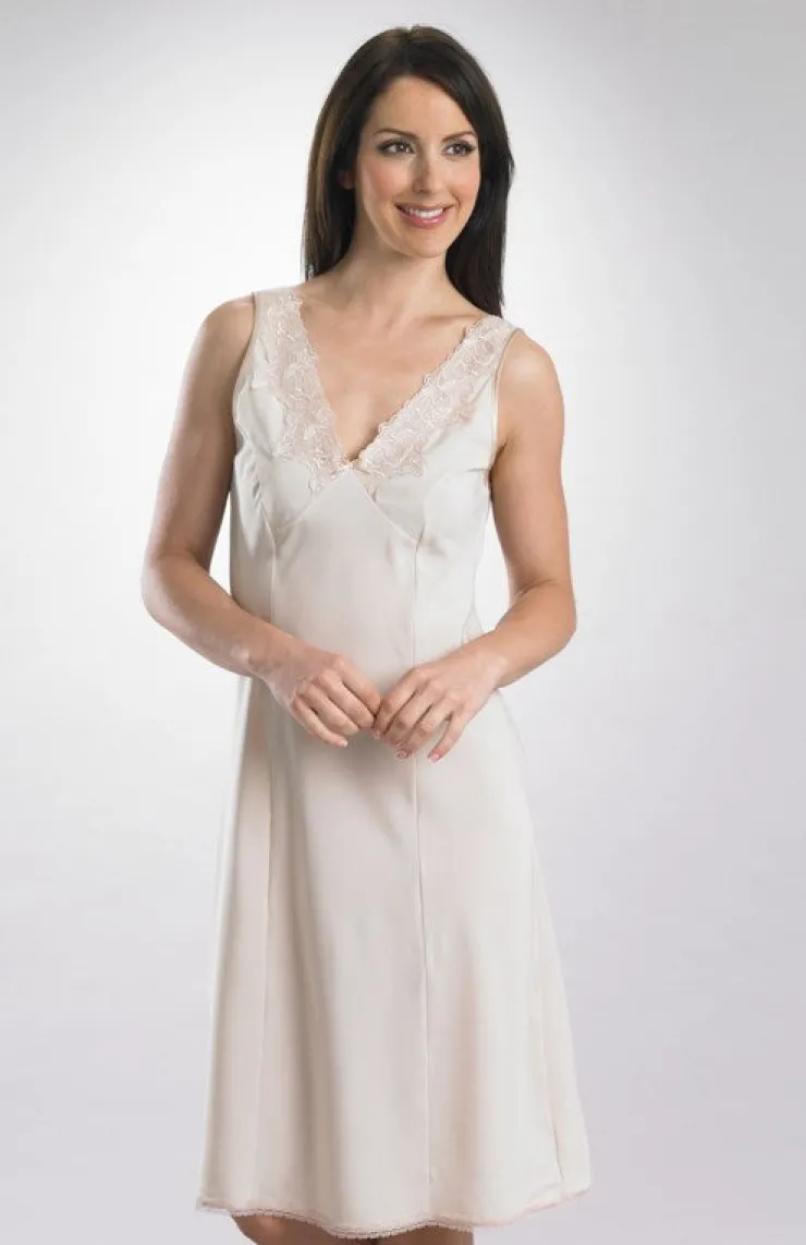 Gaspé Crepe 39'' Built Up Shoulder Full Slip GL820